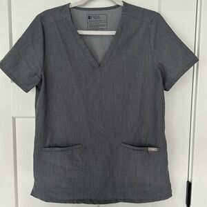 Figs Casma top medium gray size medium.